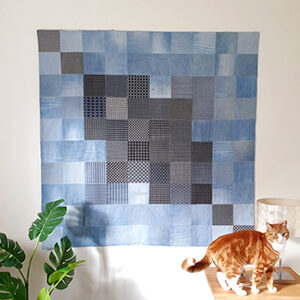 Read more about the article Enhance Your Home with an Eco-Friendly Upcycled Denim Quilt Featuring Sashiko Motifs